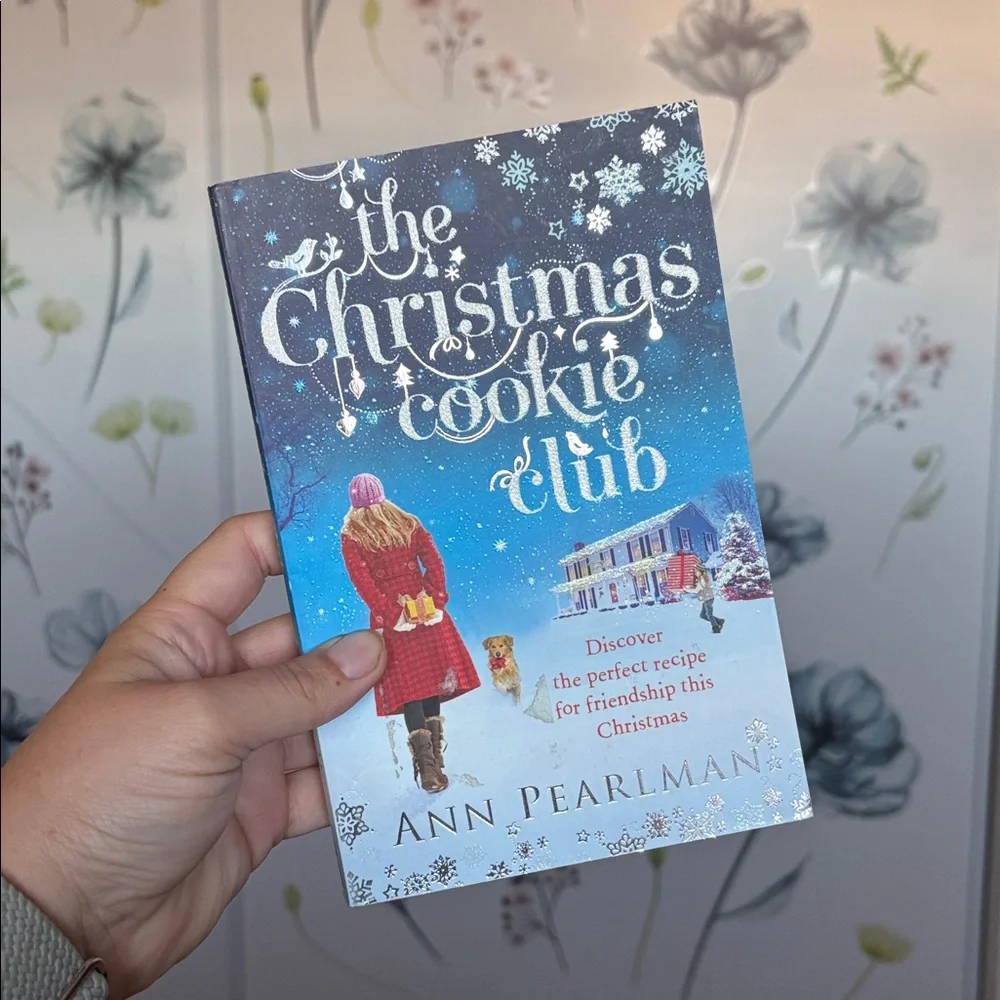 Set of Three Christmas Romance Novels - Picture 4 of 8
